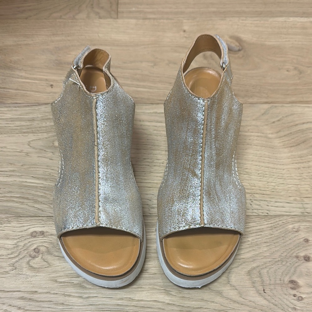 DIBA TRUE "Get Along" Metallic Leather Open-Toe Wedge Heel Sandals